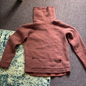 Cozy Women's Sweater in maroon
